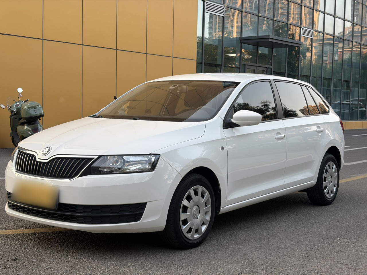Rapid Spaceback 2016 Facelift 1.6L AT