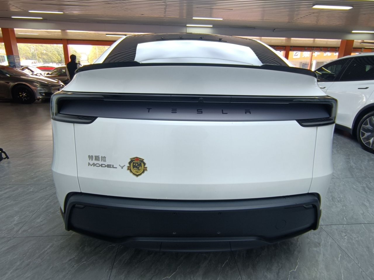 Model Y 2025 RWD photo 3