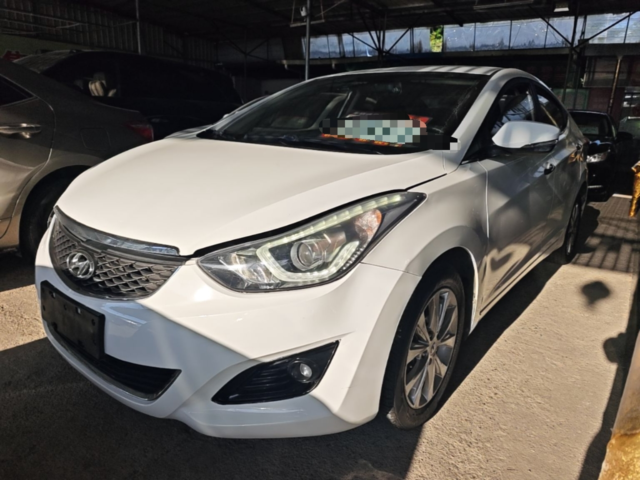 Elantra 2016 1.6L AT Premium