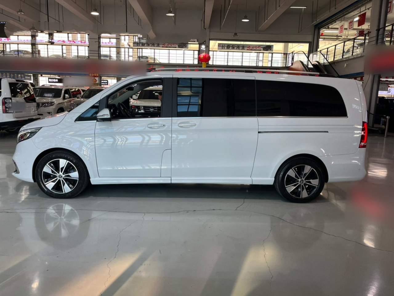 V-Class 2021 V 260 L Long Wheelbase Premium photo 4