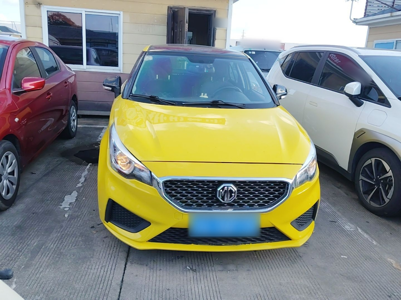 3 2017 1.5L AT Connected Elite photo 2