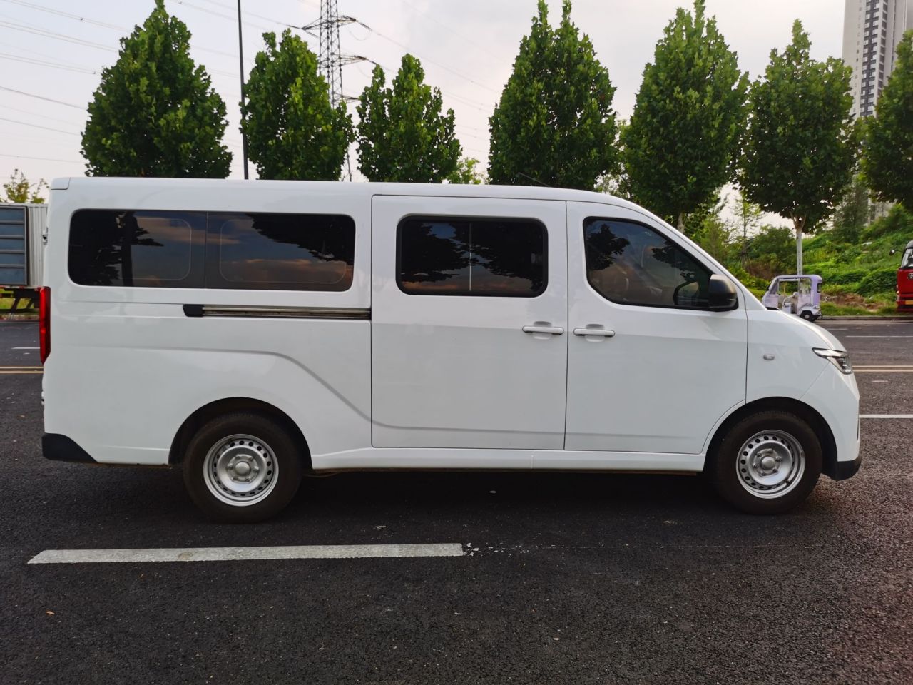 Wuling 2024 300km Comfort Bus 75kW photo 3