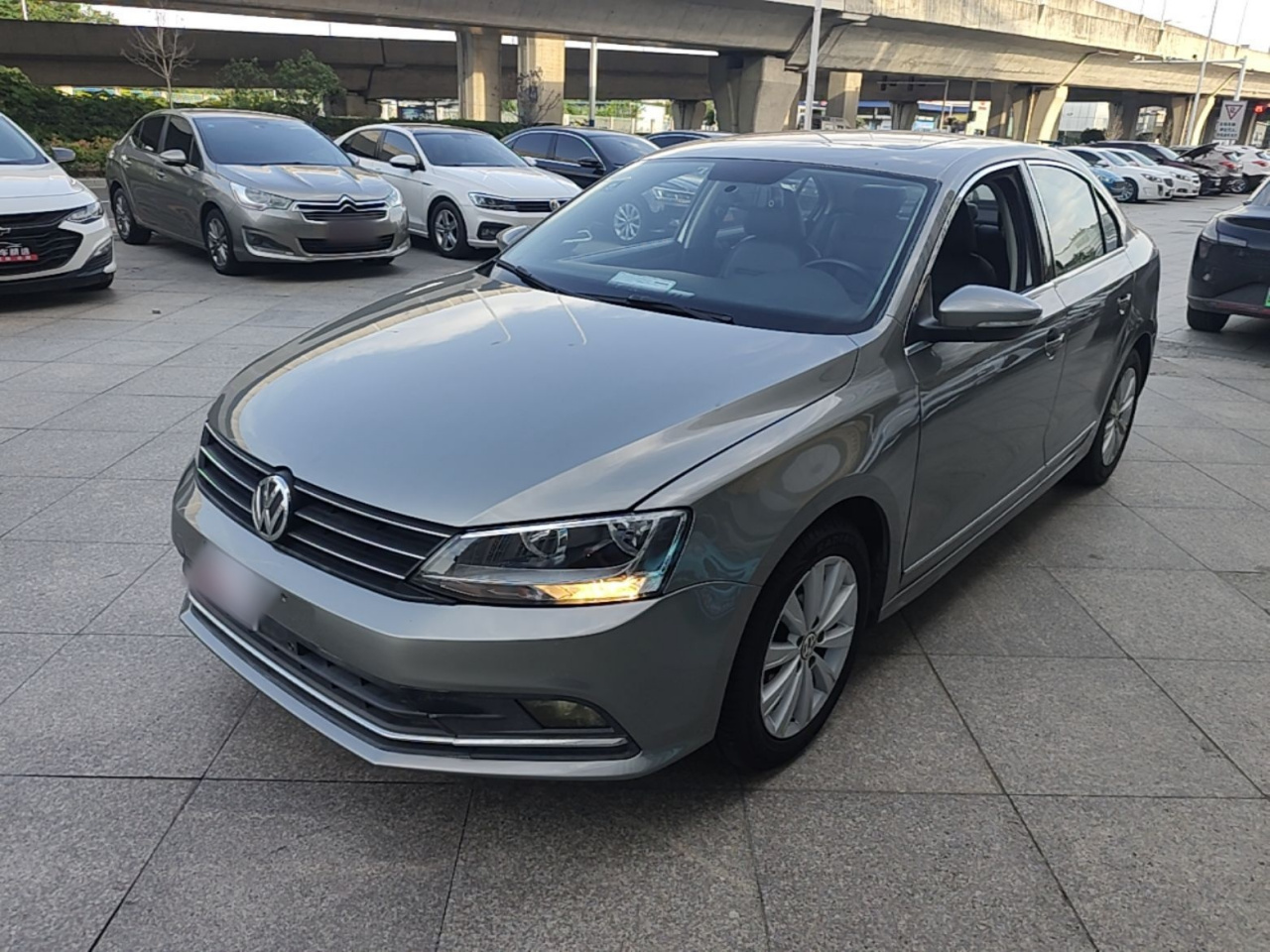 Sagitar 2015 1.6L AT Comfort