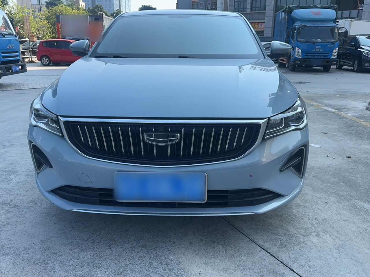 Emgrand 2023 4 Champion 1.5L CVT Premium photo 3
