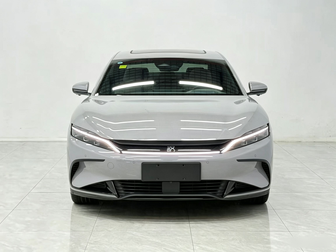 Han 2025 EV 605KM Premium photo 2