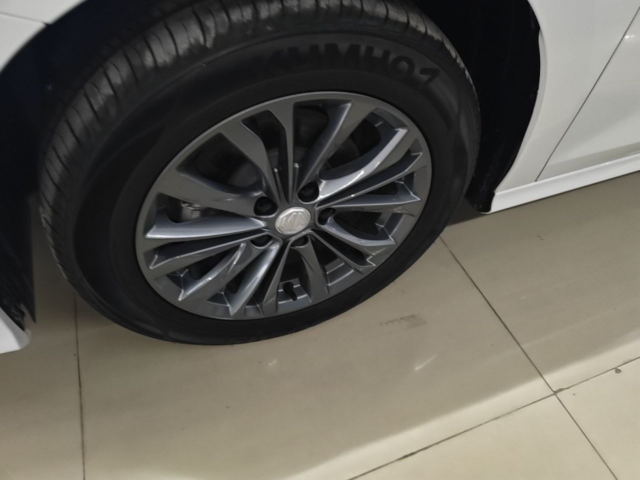 MG5 2026 180DVVT Luxury photo 2
