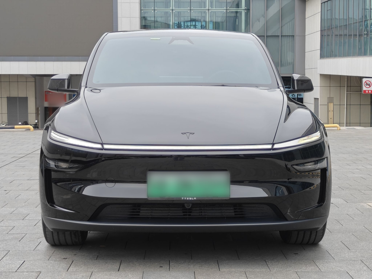 Model Y 2026 RWD photo 2
