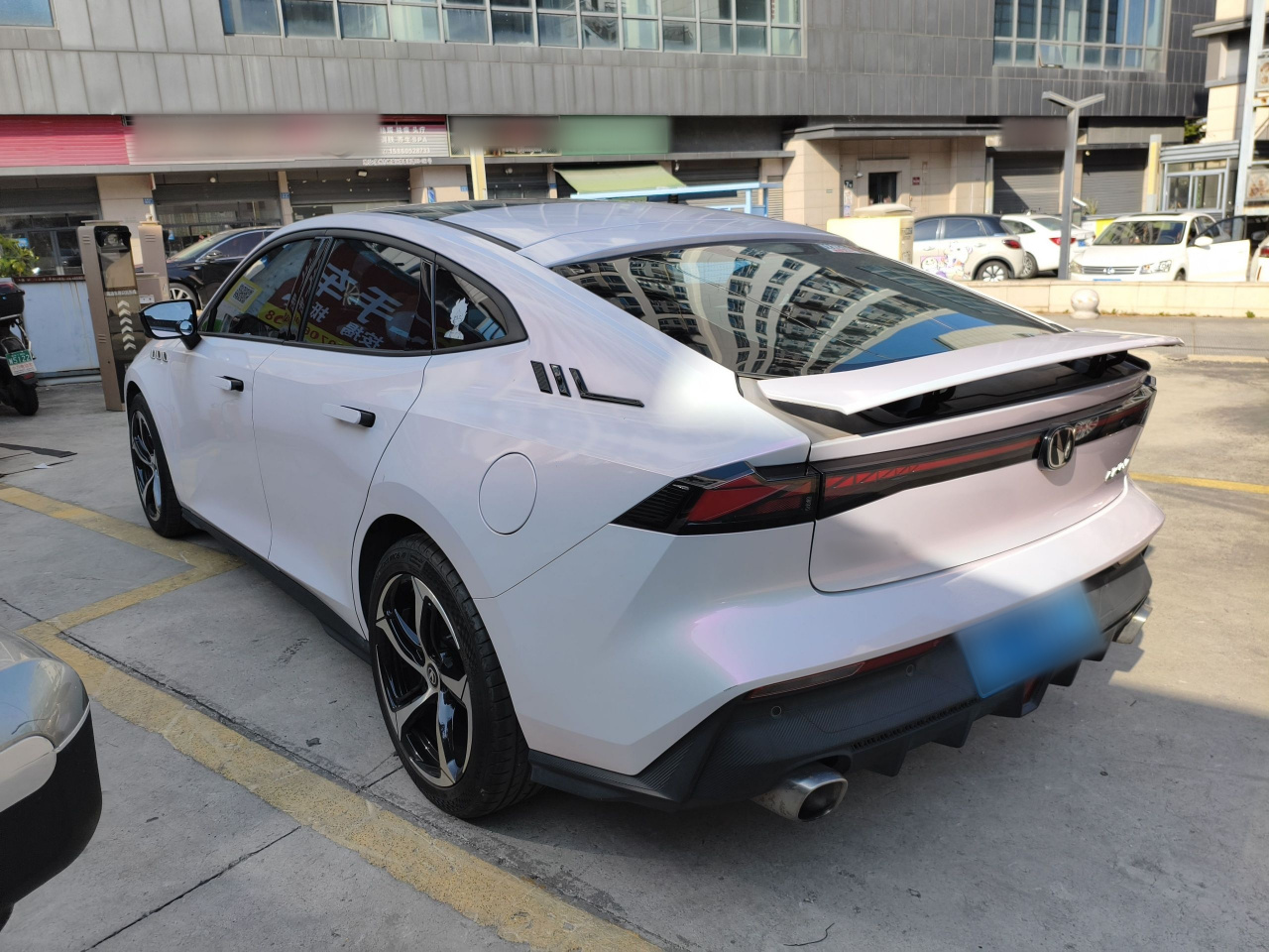 UNI-V 2022 1.5T Premium photo 4