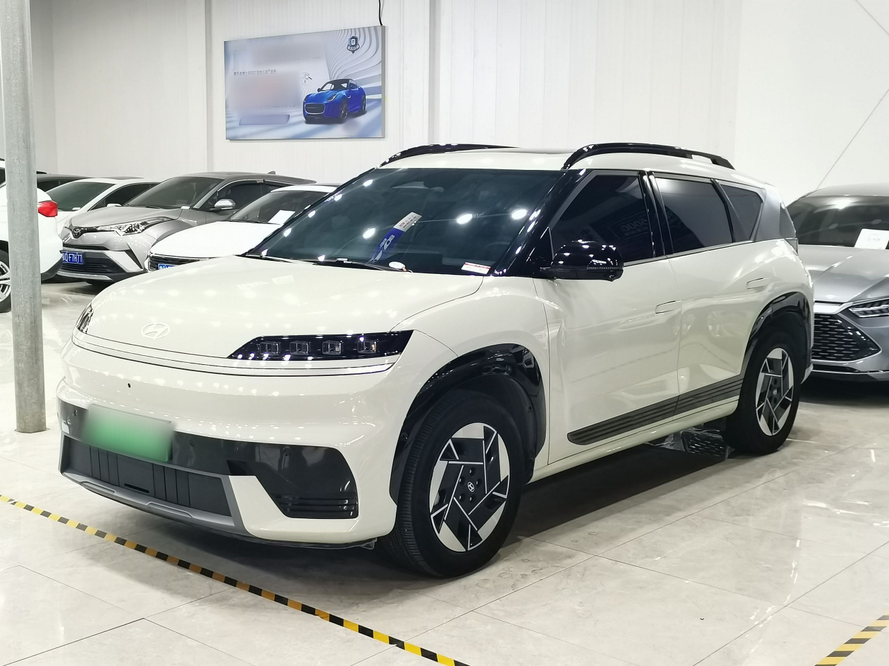 EO 2025 RWD TECH 64.2kWh