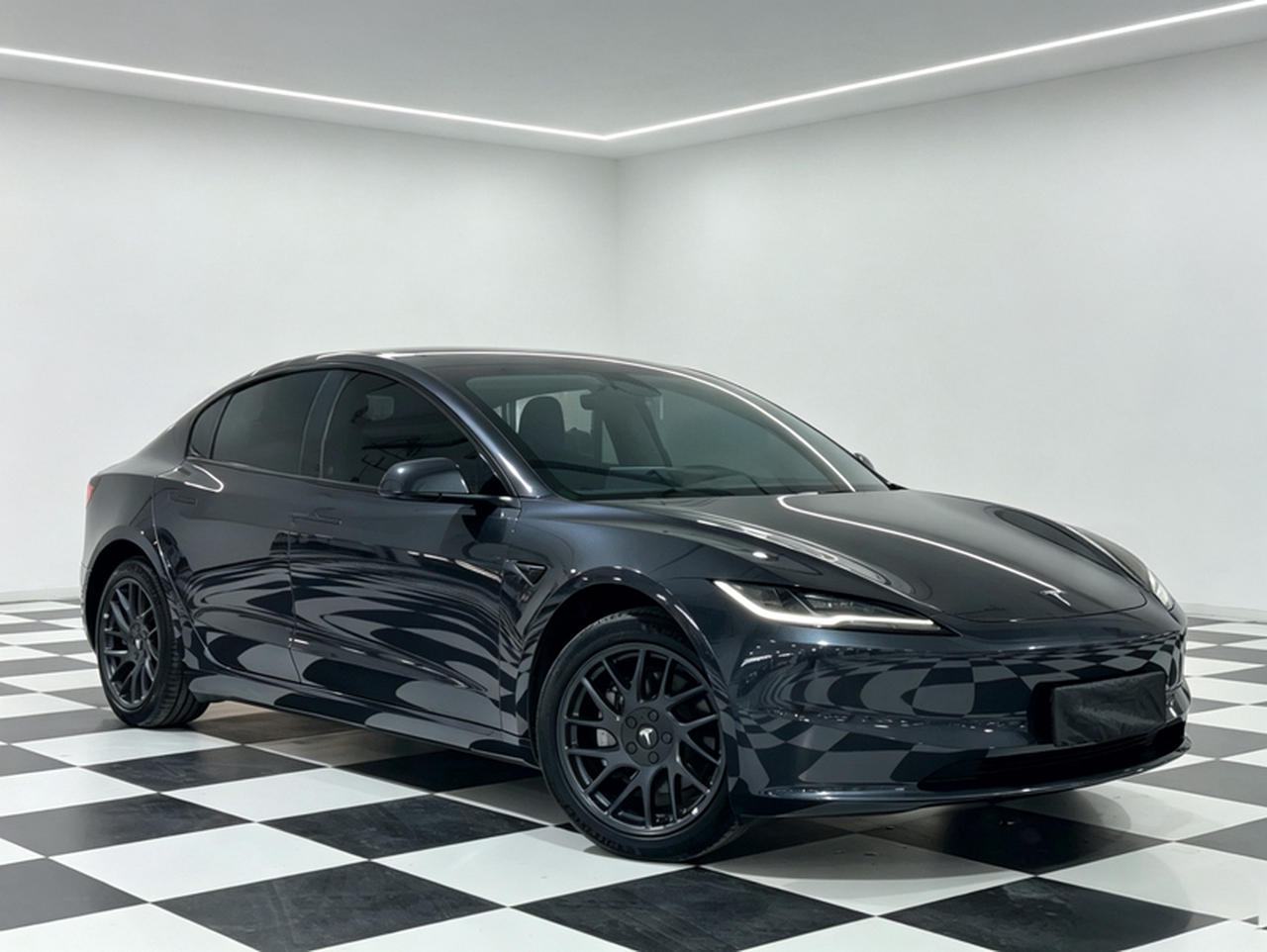 Model 3 2023 RWD photo 3