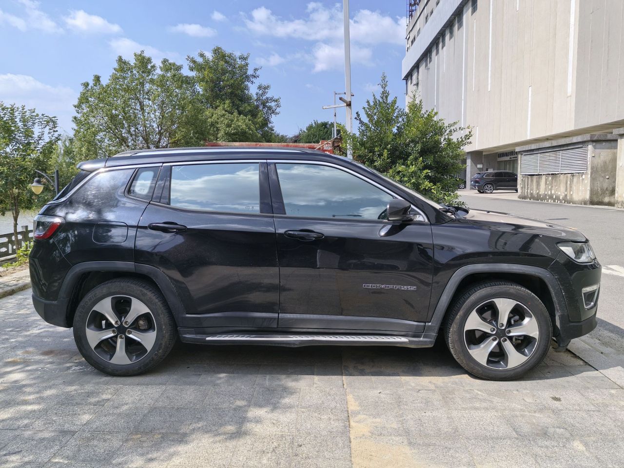 Compass 2017 200T AT Exclusive photo 5