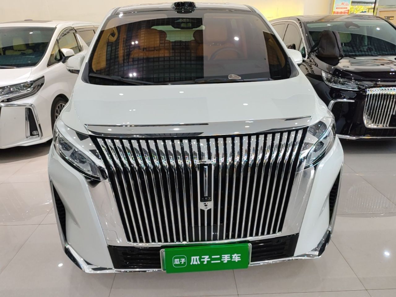 2025 AWD 8 photo 2