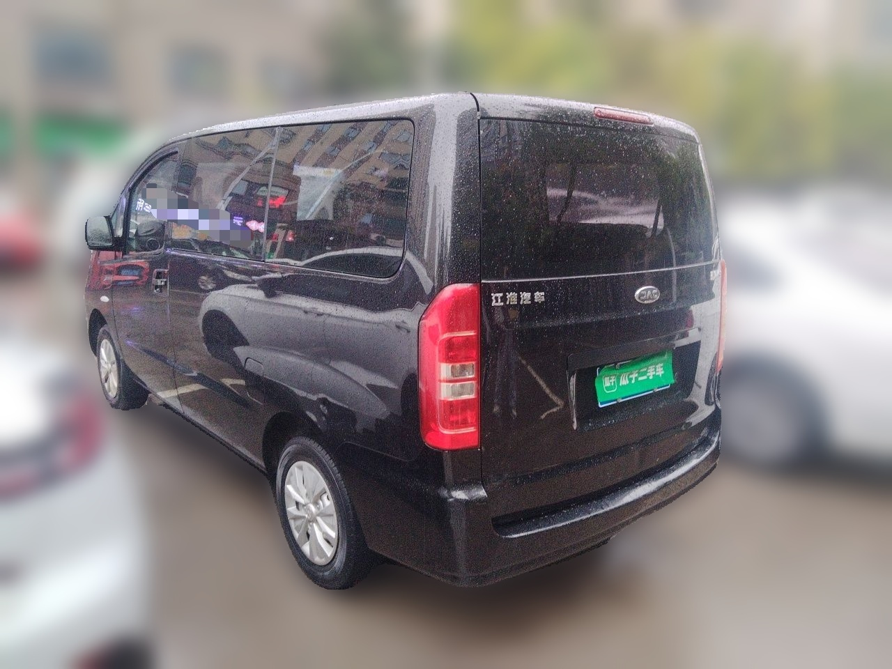 Refine M3 2018 1.6L 7-Seater photo 4