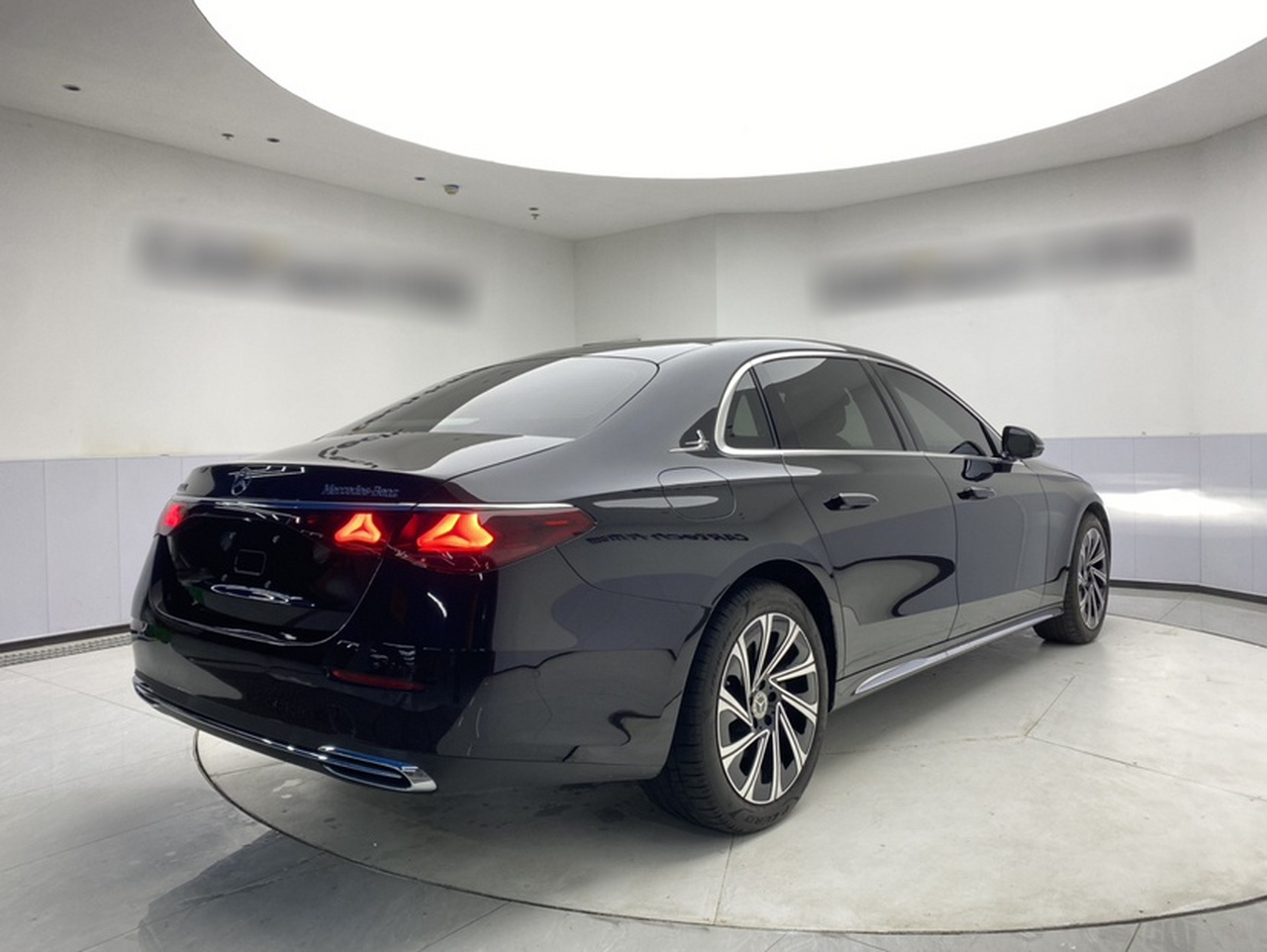 E-Class 2025 E 300 L Luxury photo 4