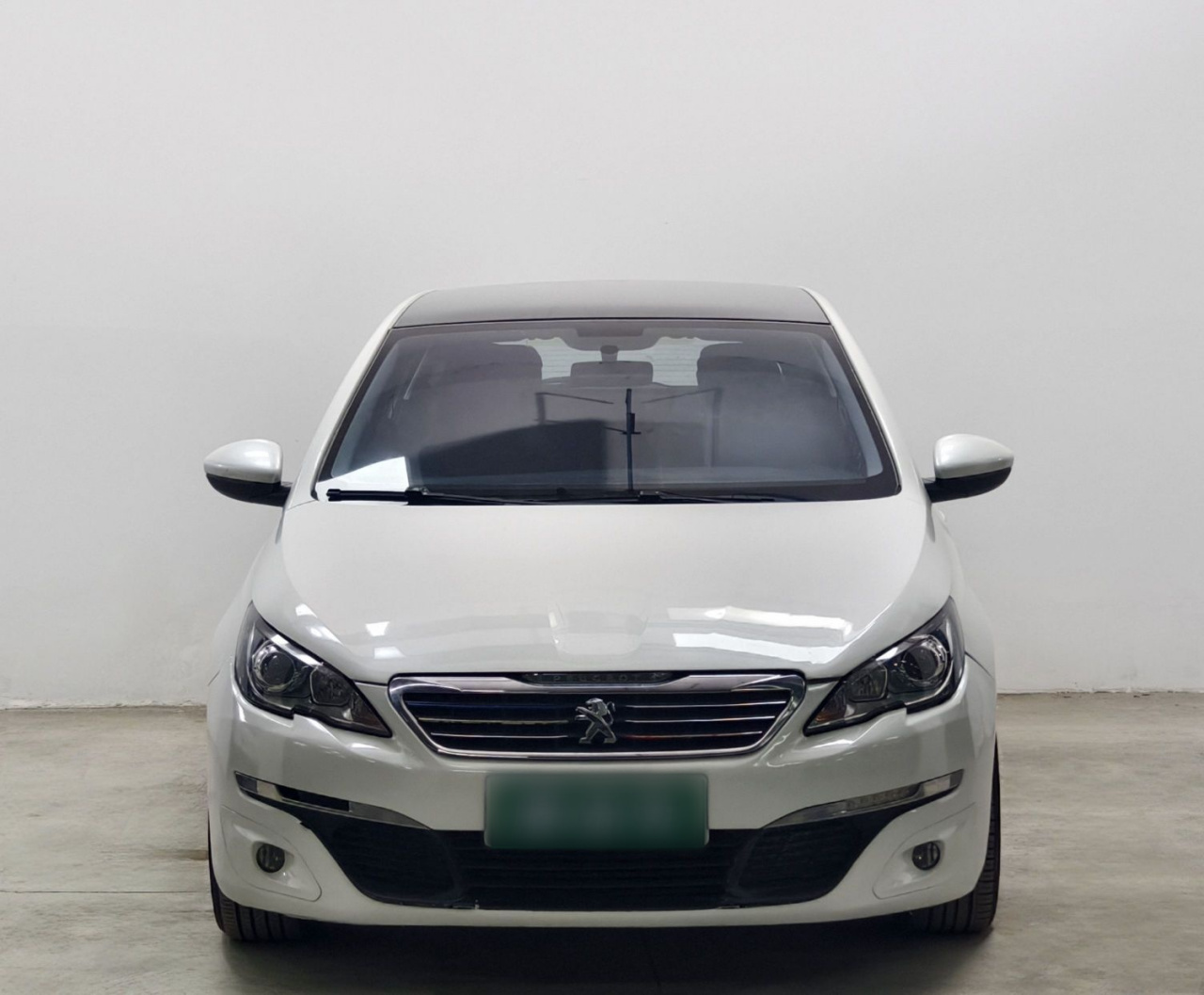 308S 2015 1.2T AT photo 2