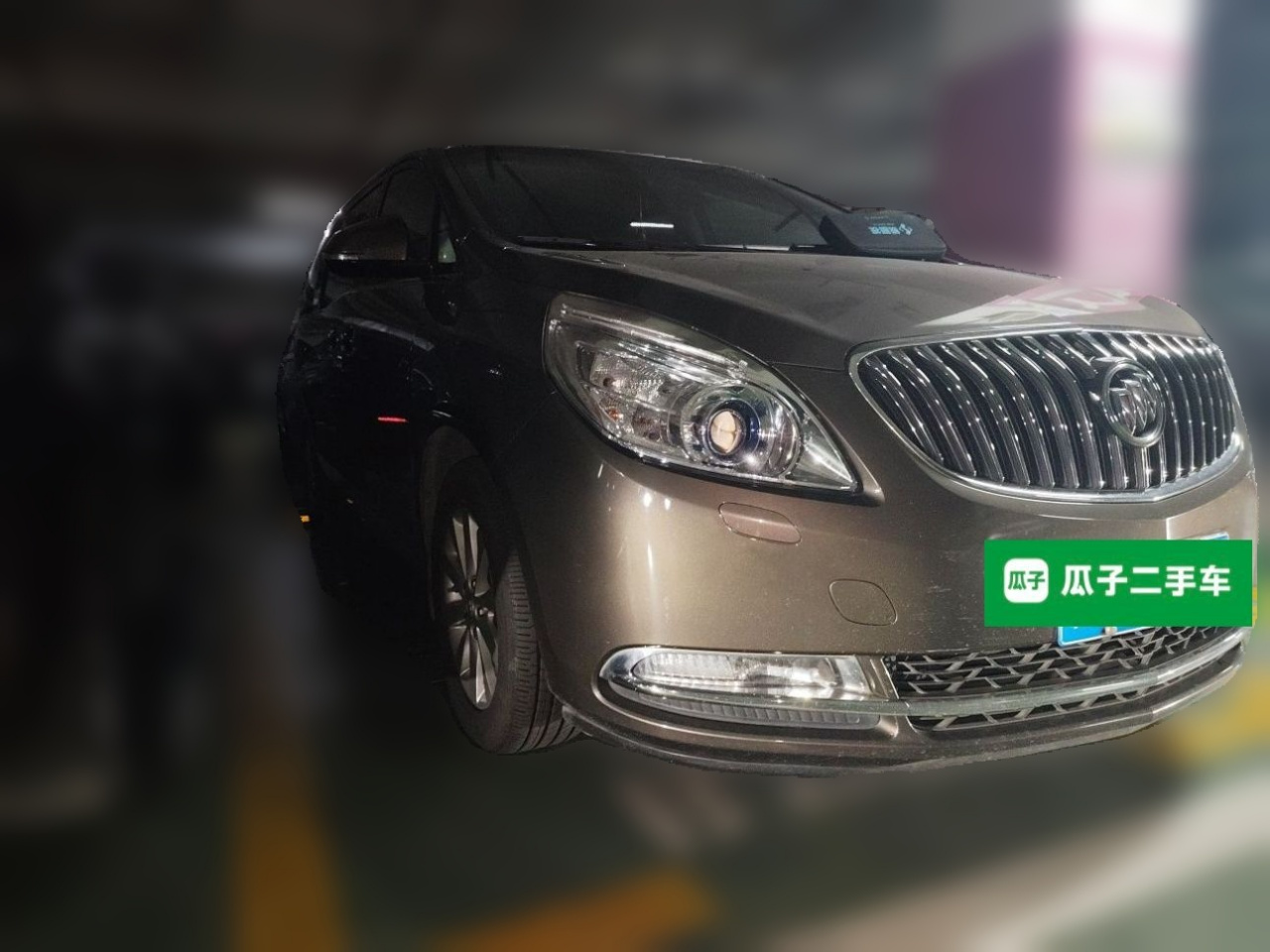 GL8 2015 2.4L Luxury Business Exclusive photo 3