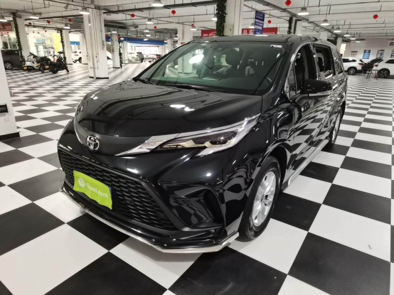 Granvia 2024 2.5L Hybrid Comfort
