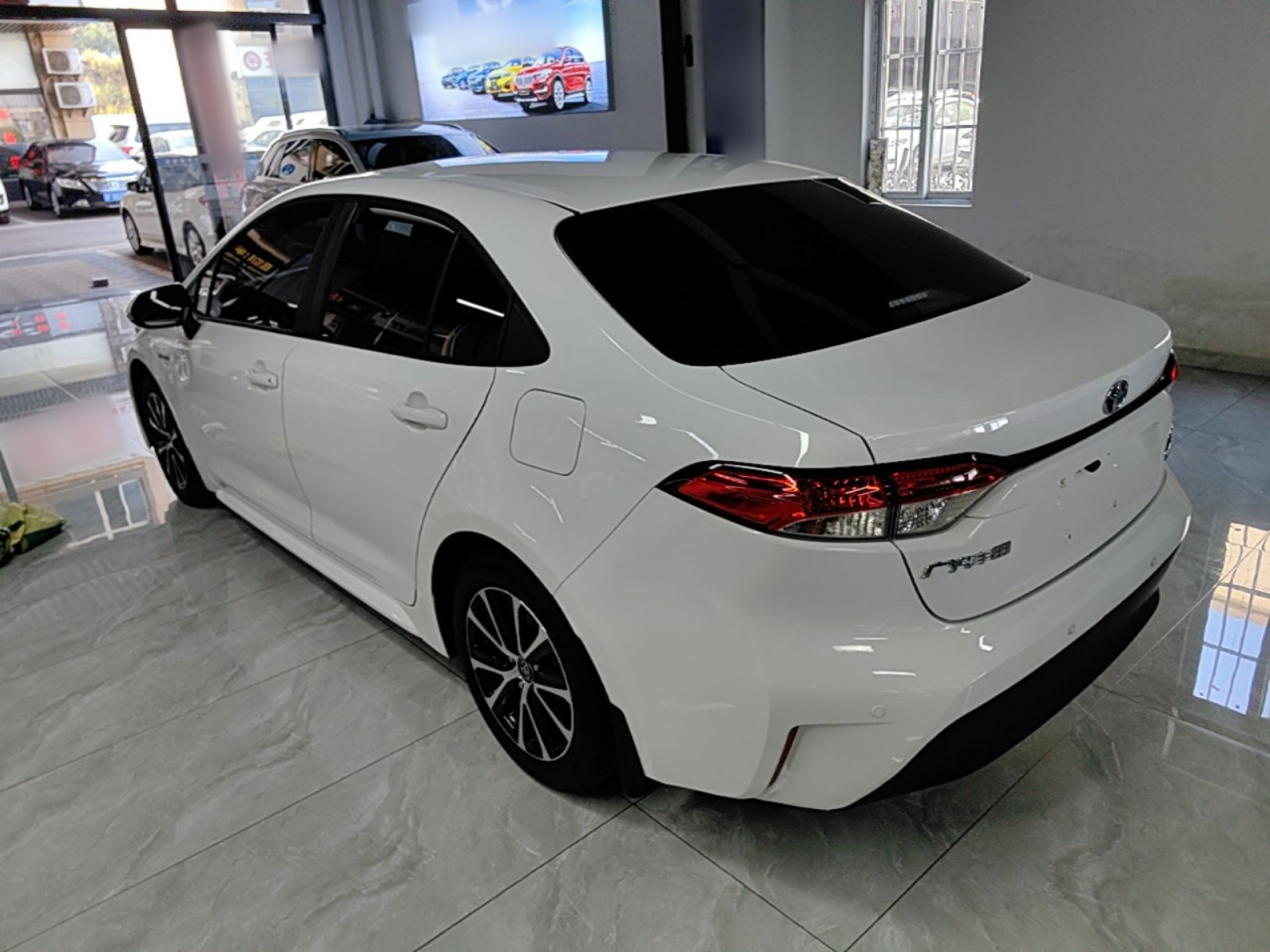 Levin 2023 Smart Hybrid 1.8L Leading photo 4