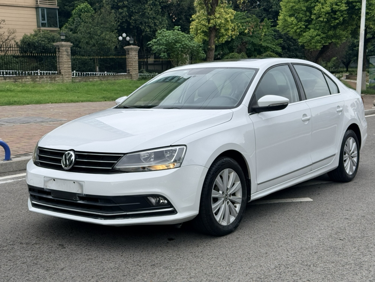 Sagitar 2015 1.6L AT Comfort