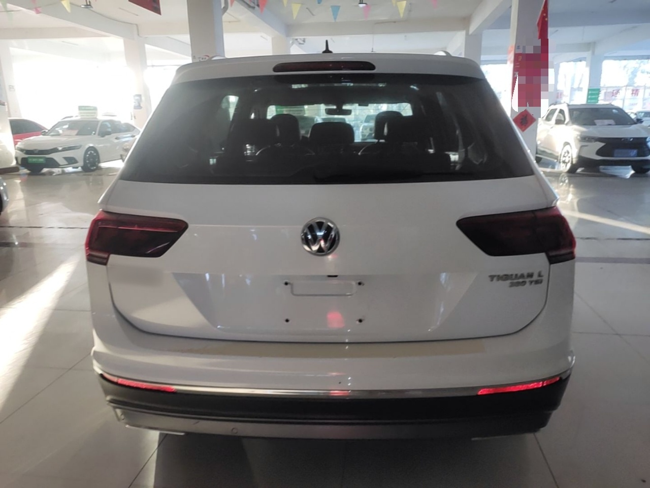 Tiguan L 2017 380TSI AT AWD Luxury photo 5