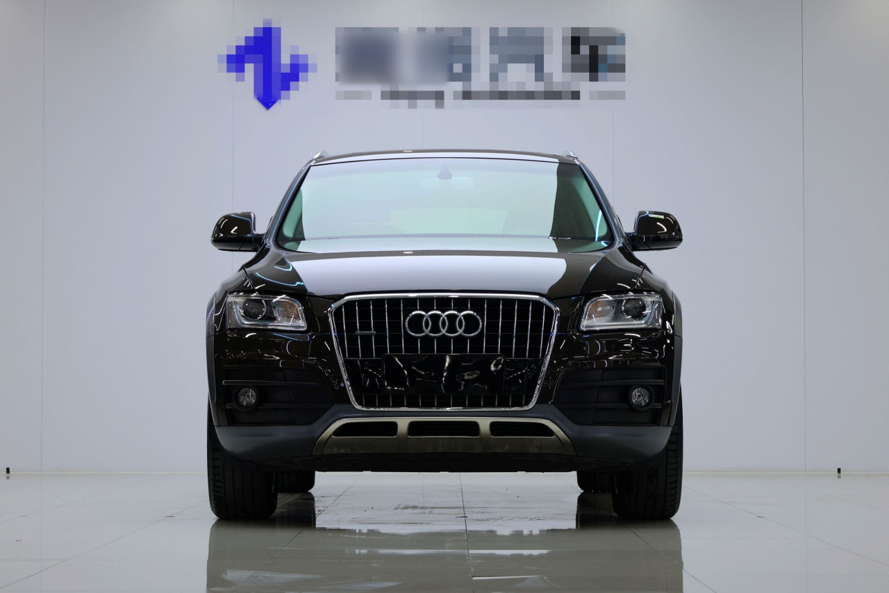 Q5 2017 Plus 40 TFSI Tech photo 2