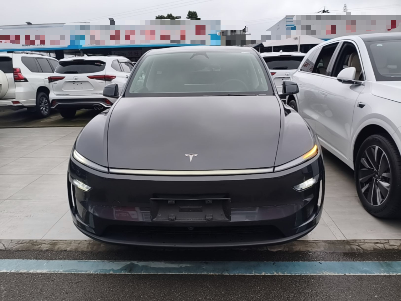 Model Y 2025 RWD photo 2