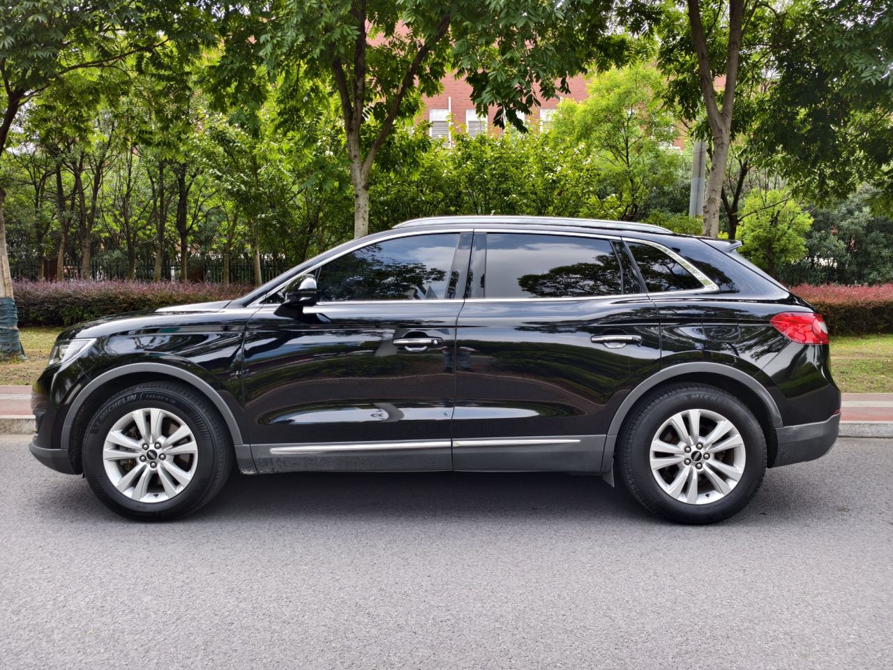 MKX 2015 2.0T RWD Exclusive photo 4