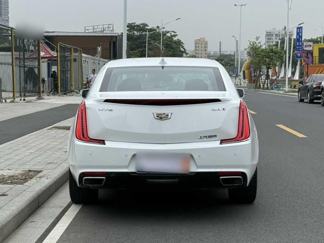 XTS 2018 28T Tech photo 2