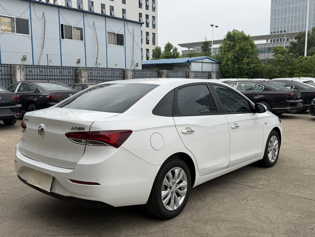 Excelle 2021 Facelift Classic 1.5L AT Elite photo 4