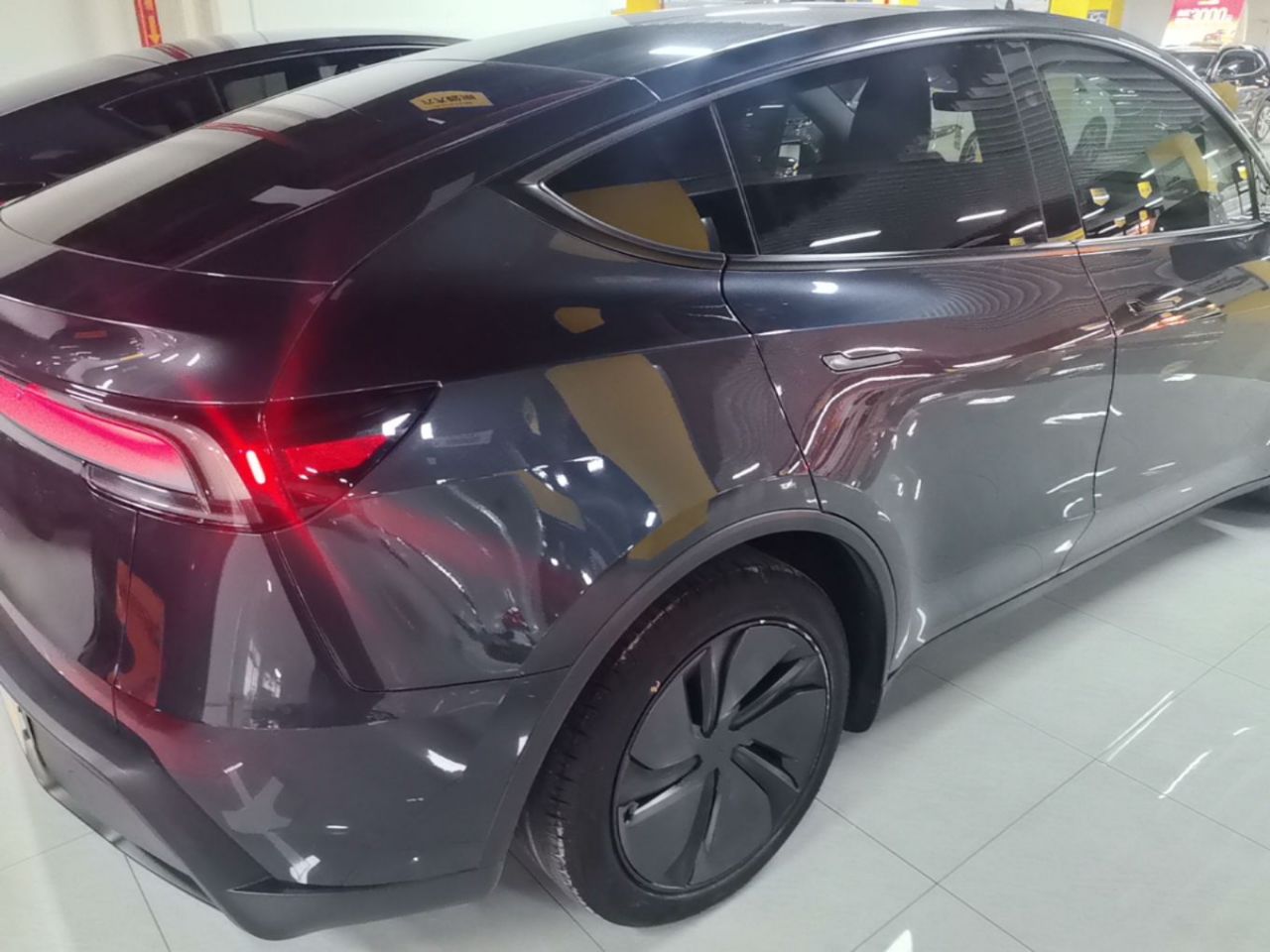 Model Y 2025 RWD photo 4