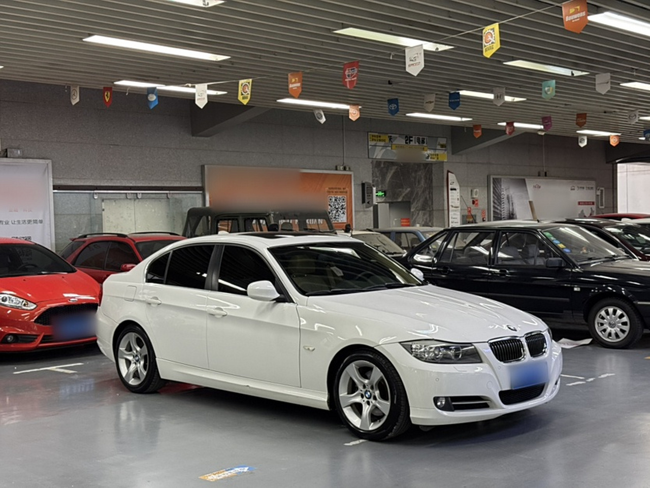 3 Series 2012 325i Luxury photo 4