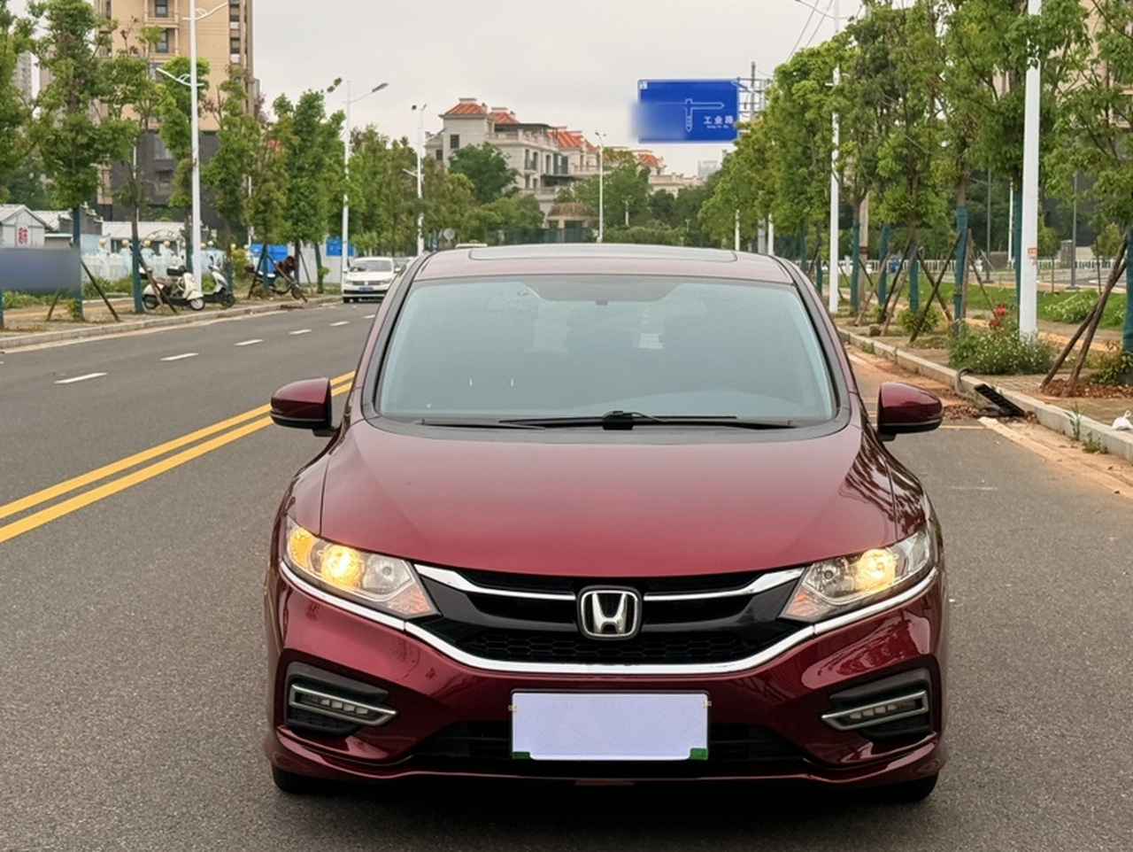 Jade 2017 210TURBO CVT 5-Seater photo 2