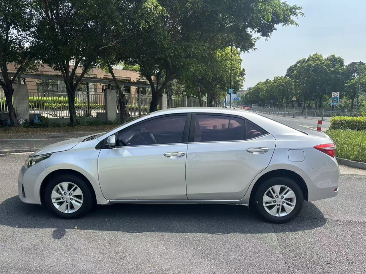 Corolla 2014 1.6L CVT GL photo 3