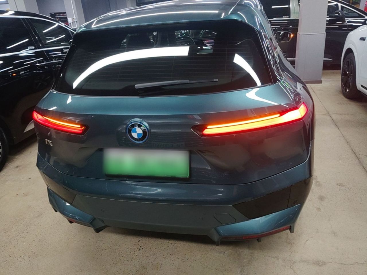 iX 2022 xDrive40 photo 5