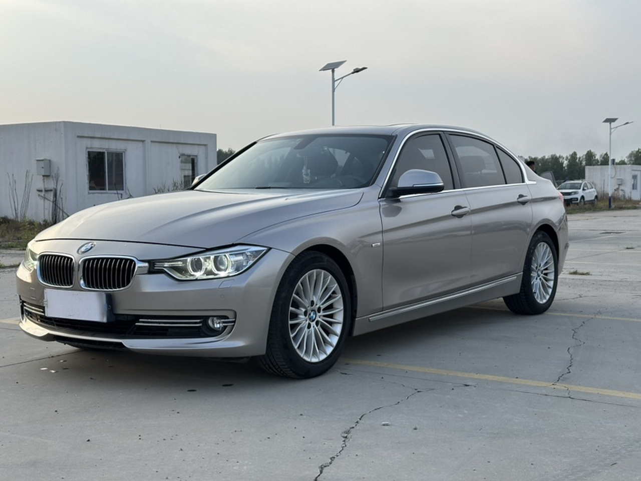 3 Series 2014 320Li Luxury Design Package