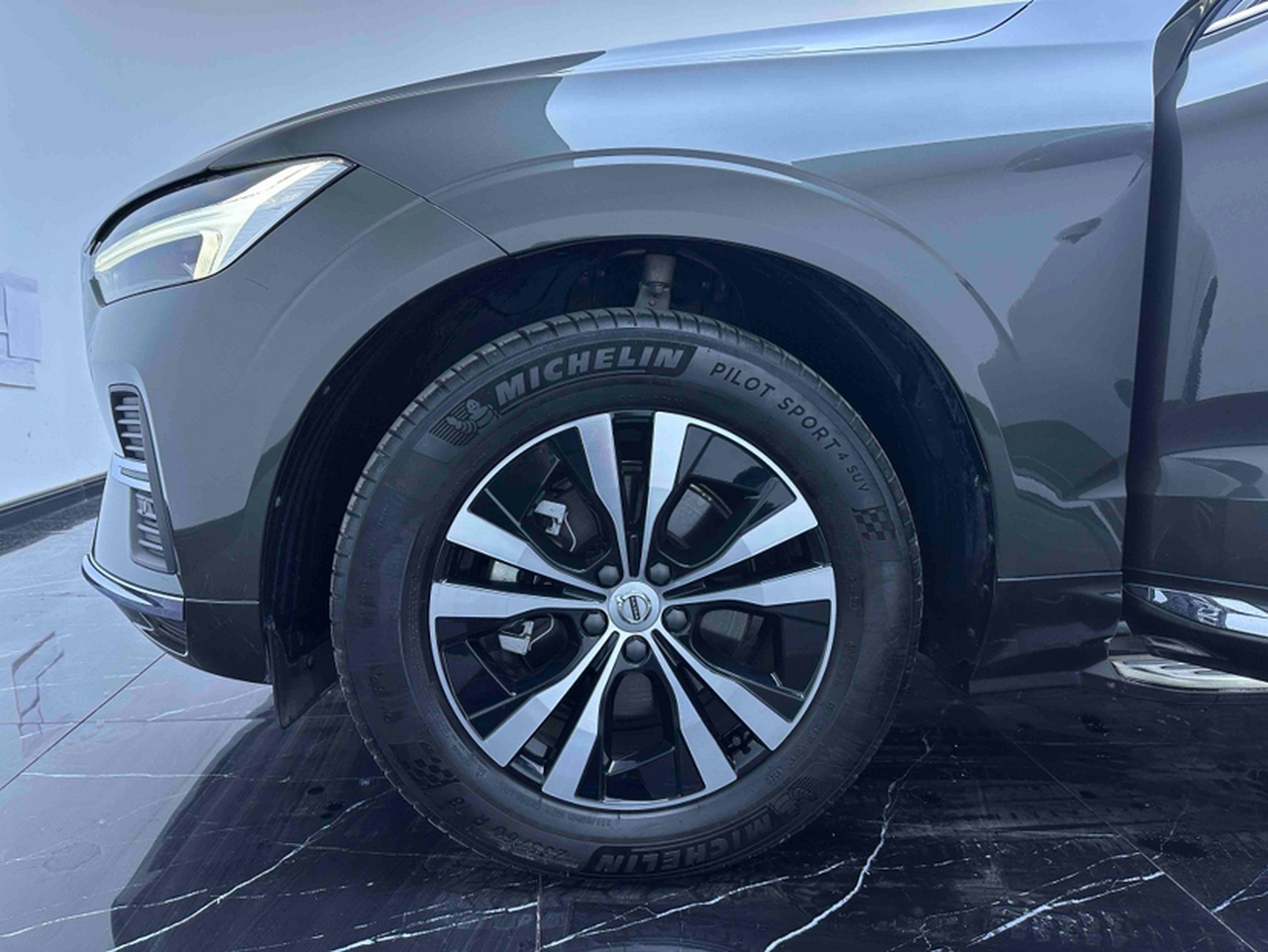 XC60 2022 B5 AWD Luxury photo 3