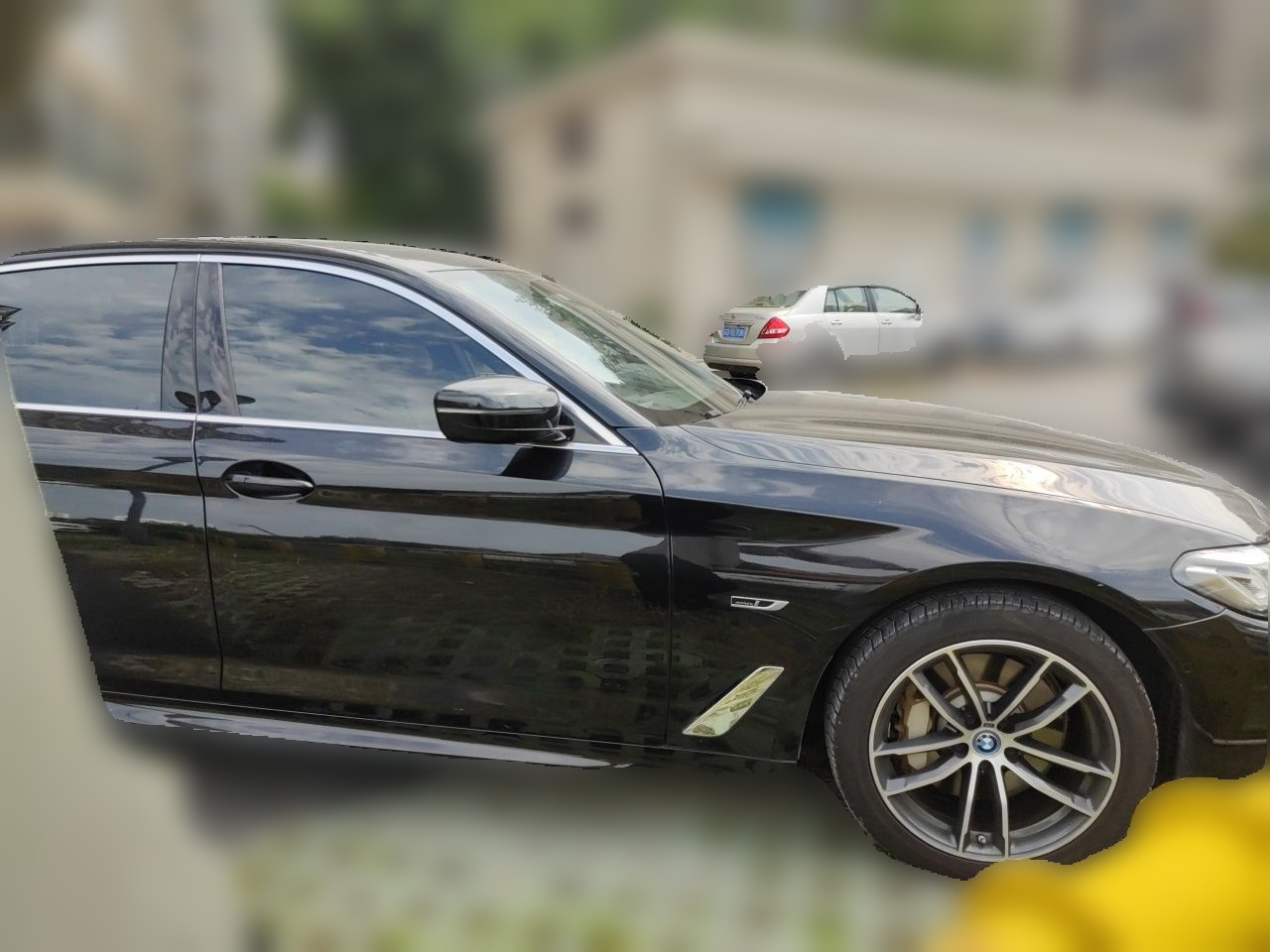 5 Series EV 2022 Facelift 535Le M Sport Package photo 3