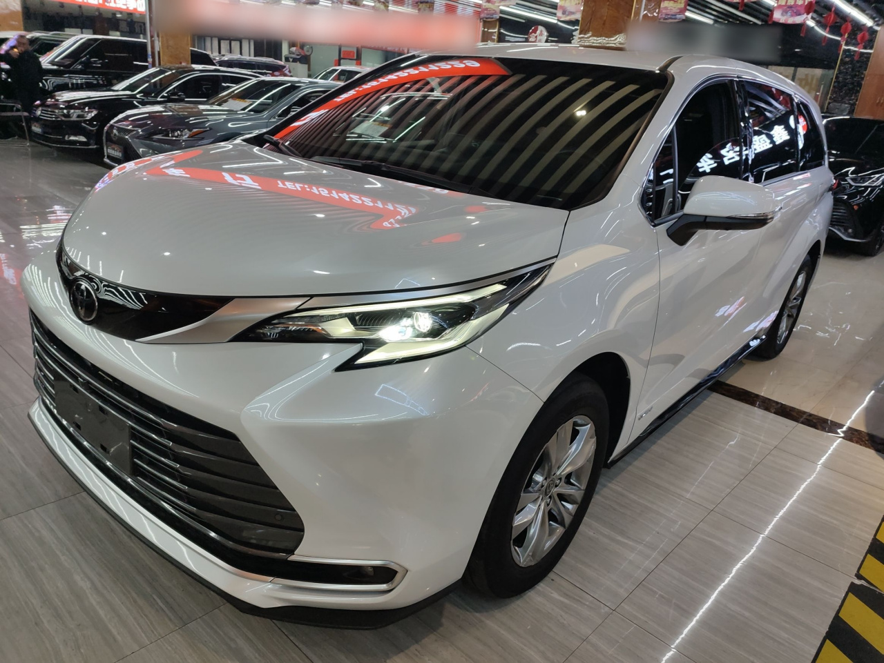 Sienna 2024 2.5L Hybrid AWD Premium