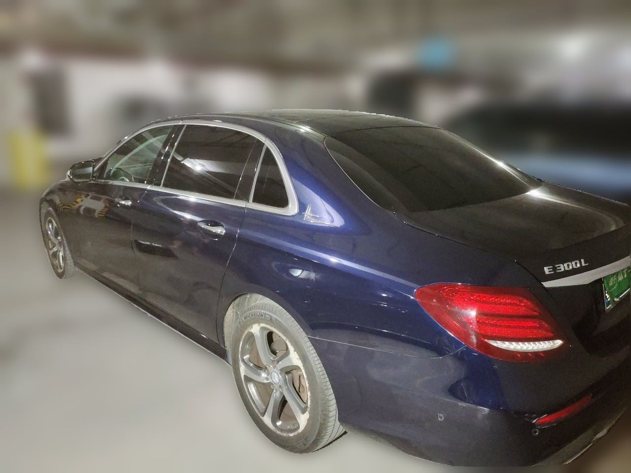 E-Class 2017 E 300 L Sport Luxury photo 4