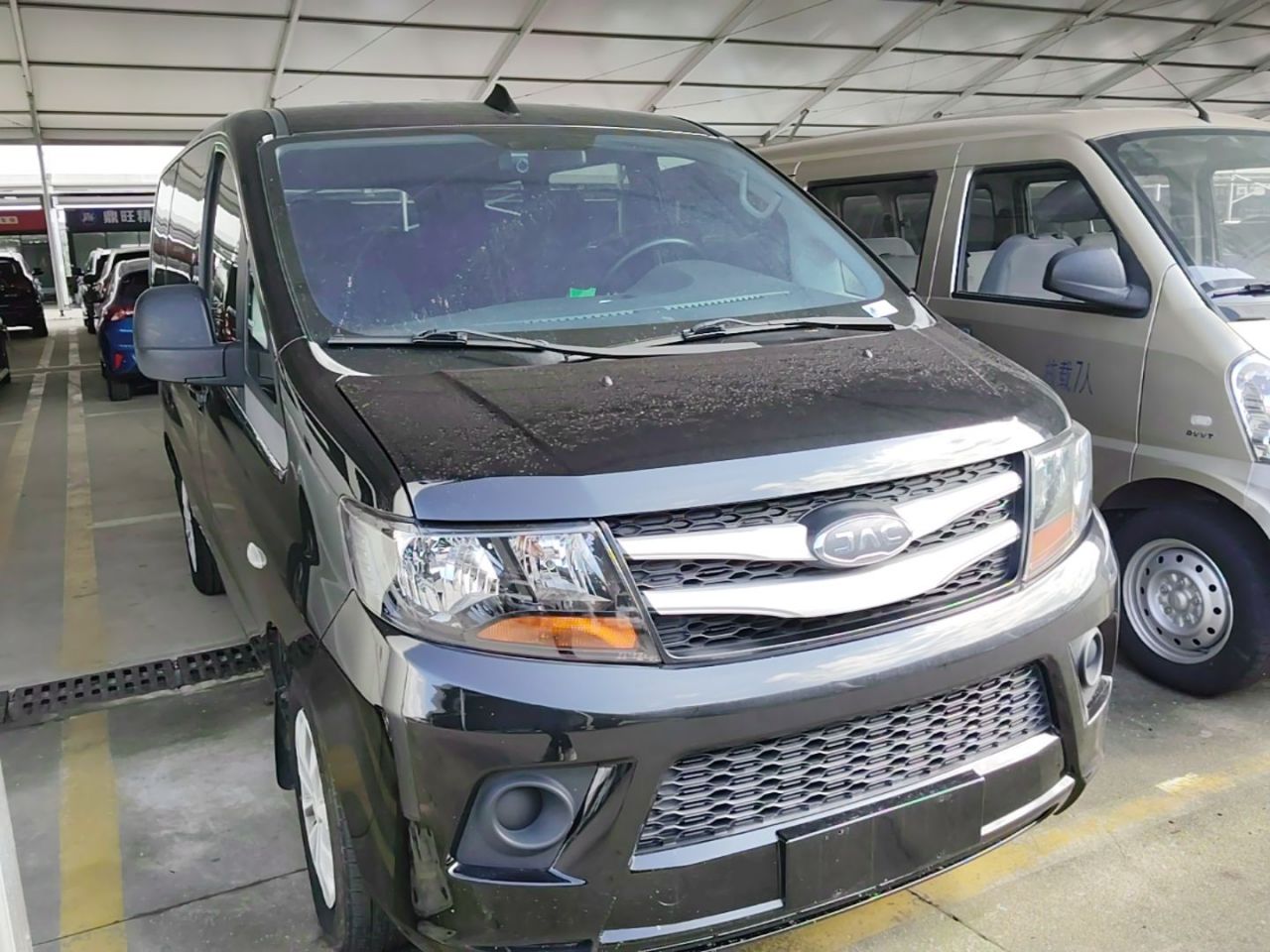 Refine M3 2019 1.8L 5-Seater photo 3