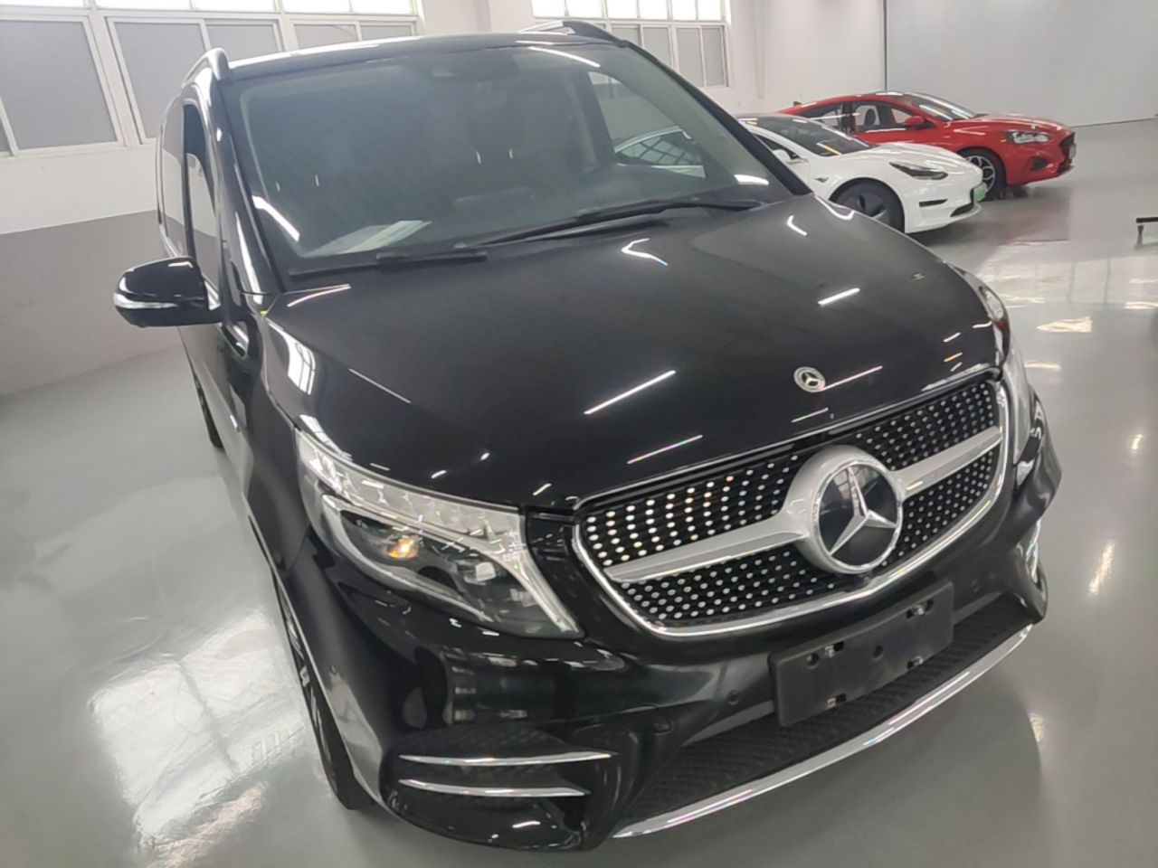 V-Class 2021 V 260 L Long Wheelbase Luxury photo 3