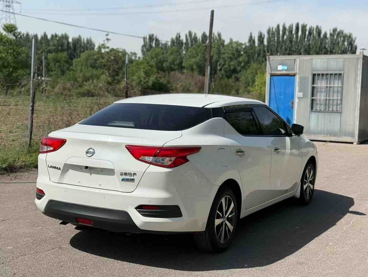 2016 1.6L CVT photo 3