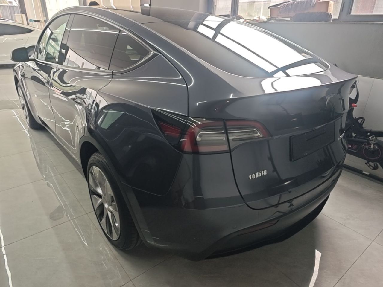 Model Y 2021 Long Range AWD photo 4