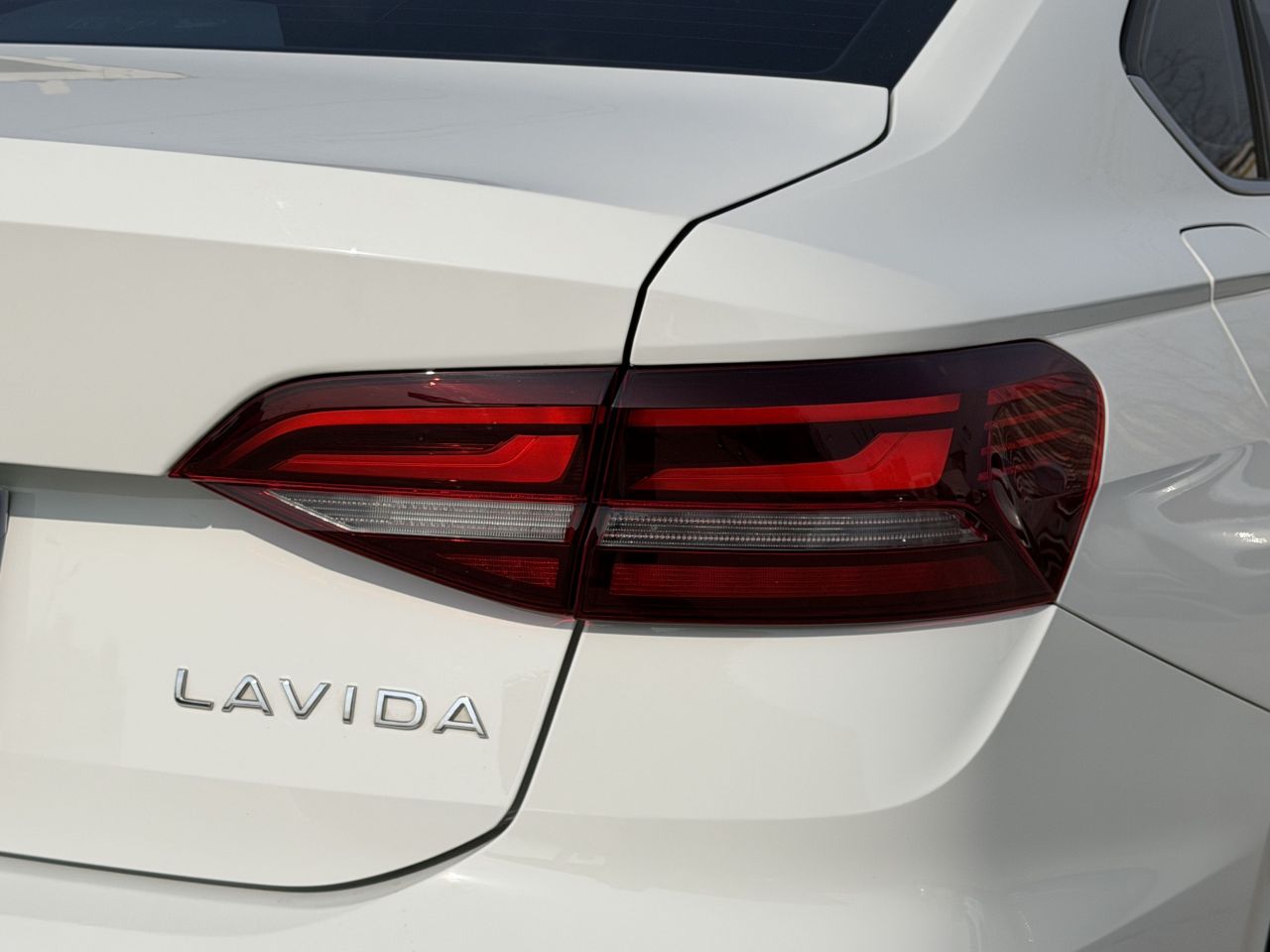 Lavida 2024 1.5L AT photo 2