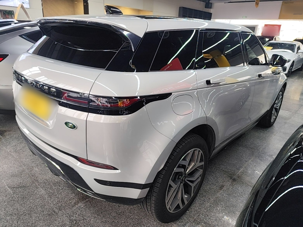 2024 Range Rover Evoque L SE photo 4