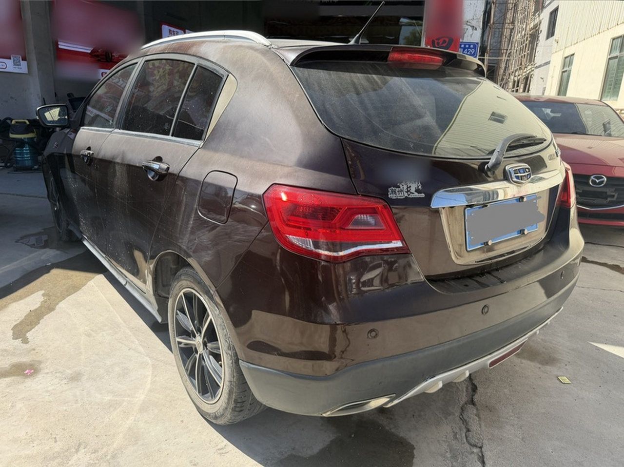 Emgrand 2017 Hatchback RS 1.5L CVT photo 4