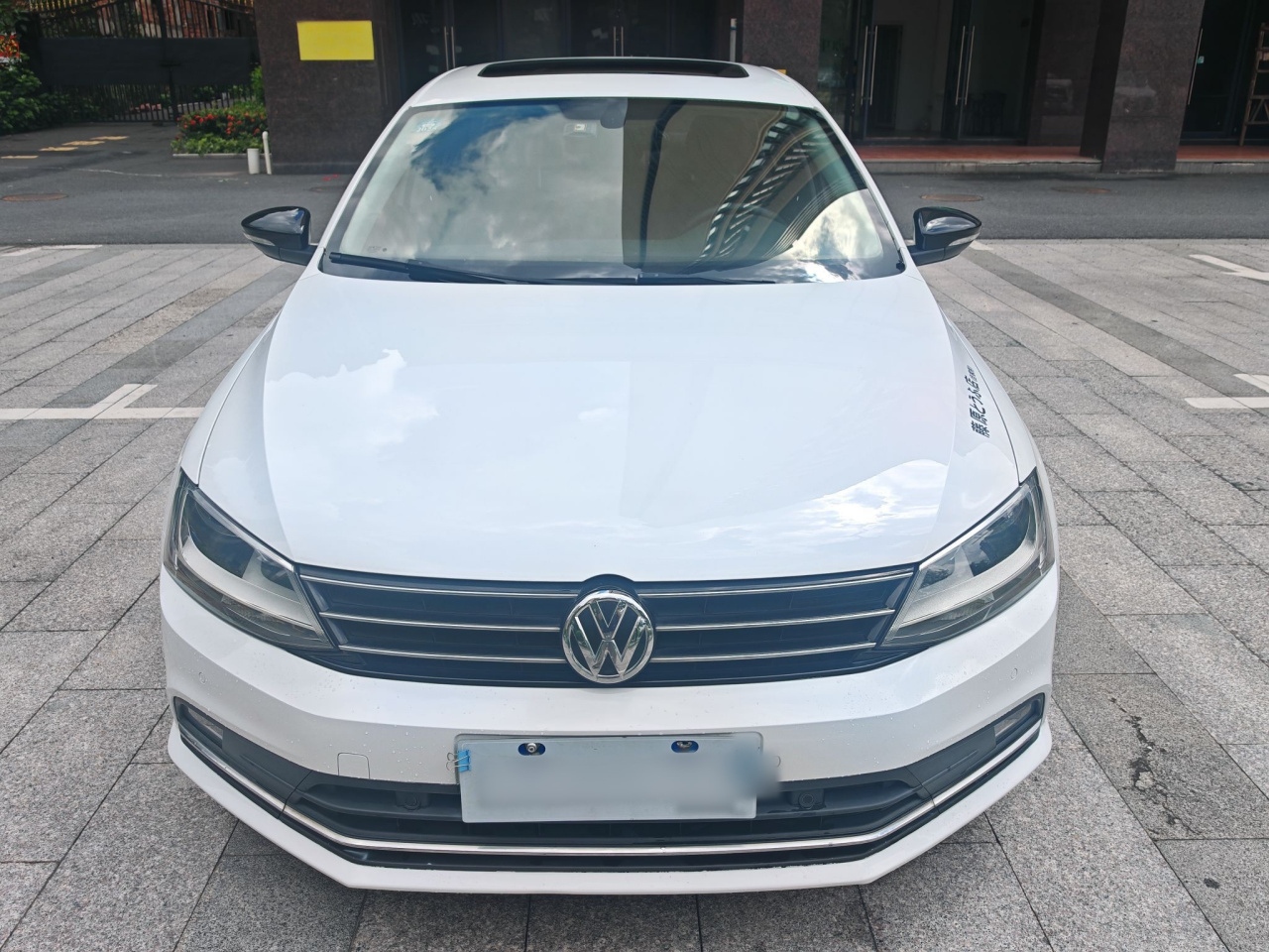 Sagitar 2017 180TSI AT Exclusive photo 3
