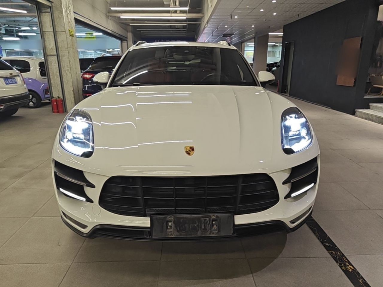 2017 Macan Turbo 3.6T photo 2