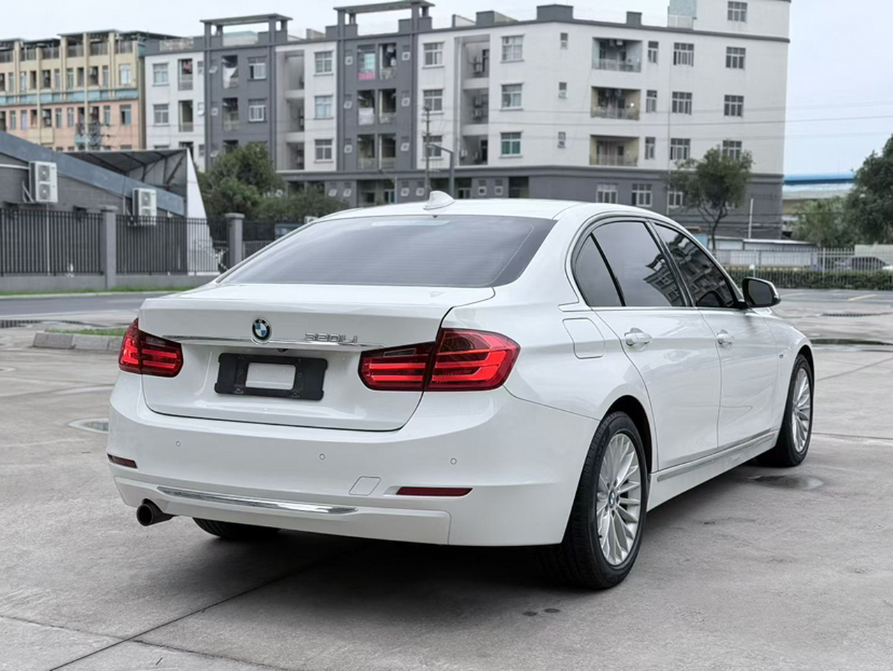 3 Series 2015 320Li Luxury Design Package photo 2