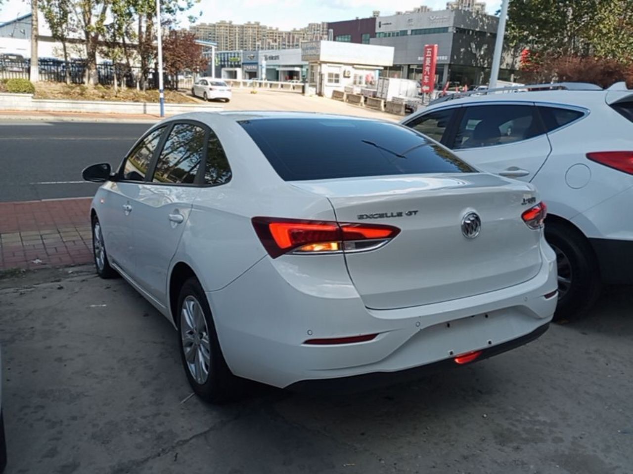 Excelle 2021 Facelift Classic 1.5L AT Progressive photo 4